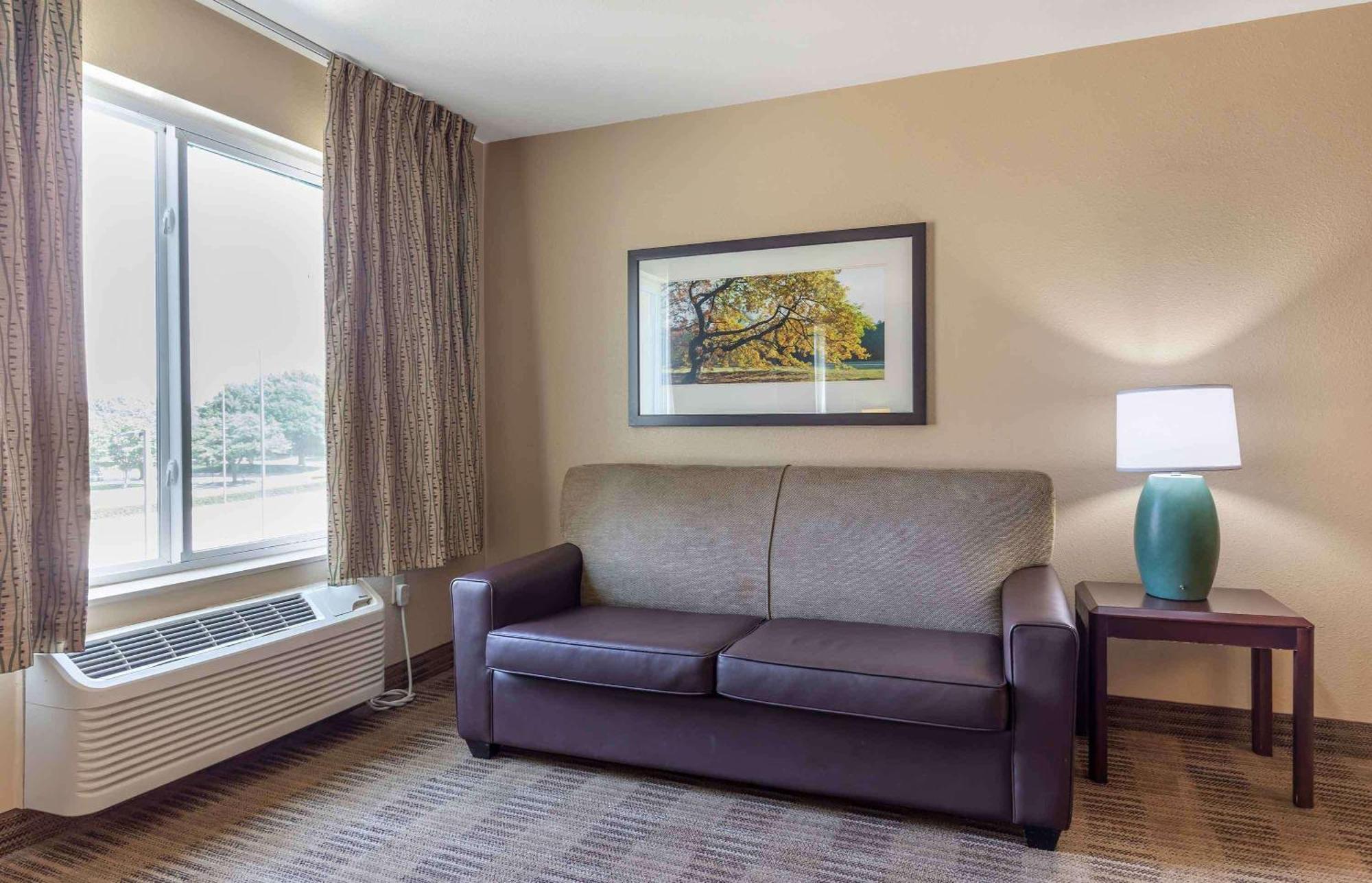 Extended Stay America Select Suites - Tampa - North Airport West Chase Exterior photo
